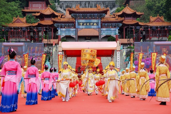 妈祖海巡、灯光秀、平安宴、天后墟…… 第十六届广州南沙妈祖文化旅游节盛大开幕